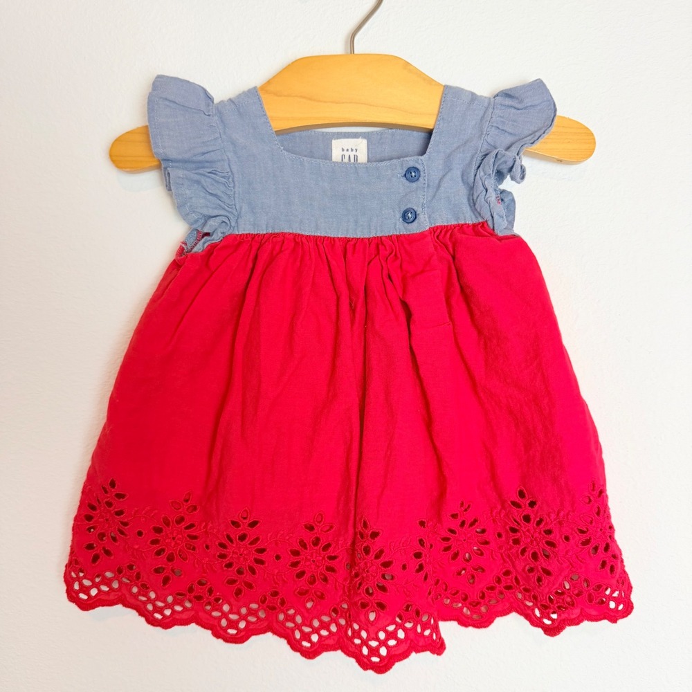 Baby Gap Girls Red Blue Chambray Eyelet Ruffle Dress 3-6 Months - Picture 2 of 8